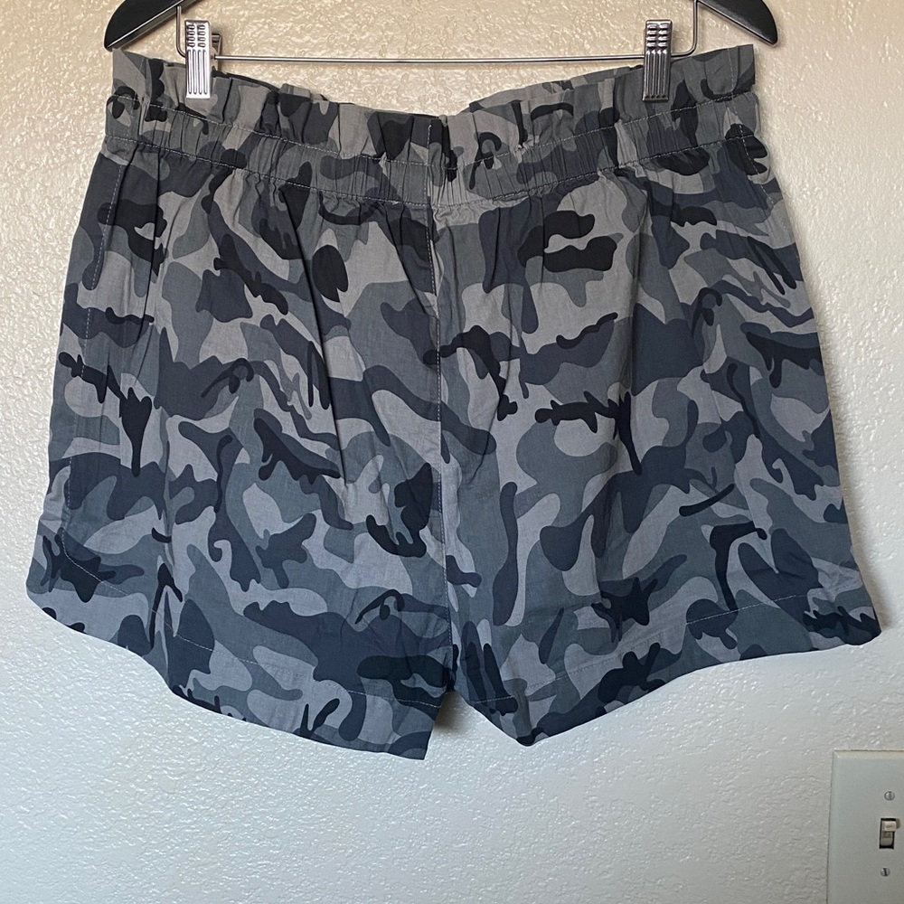 V- #SL162- NWOT Gray Camouflage Shorts by Sweet Lovely by Jen-2X